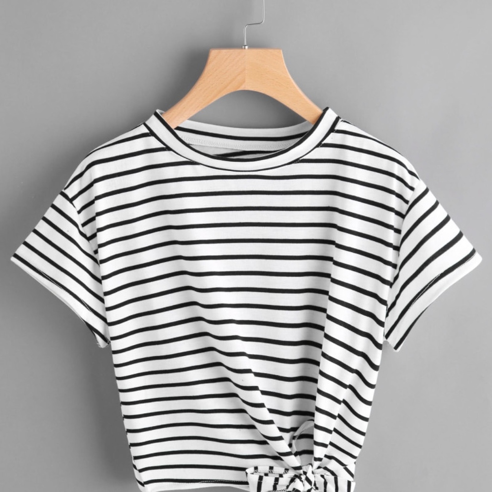 Cropped Top - Picture 1 of 3